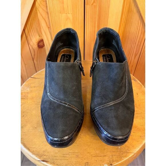 Clarks Artisan Boot Sz 7.5M Low Cut Boots Suede Women 82970 - Picture 2 of 9